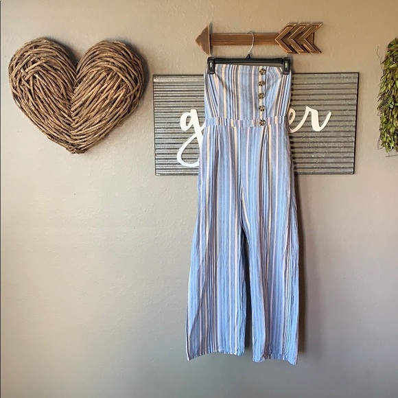 🦄 4/$40 Pretty Pastel Blue Sleeveless Jumpsuit - Picture 1 of 8